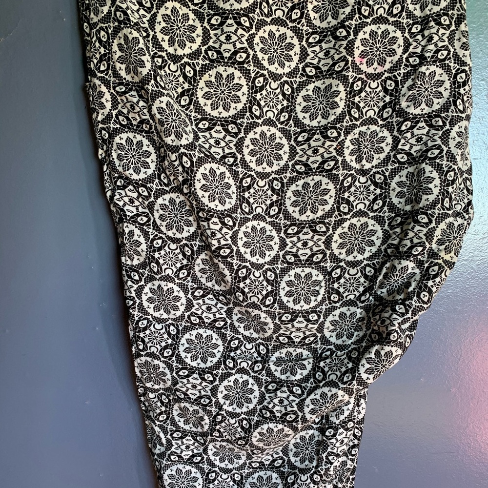 Capri pattern pants